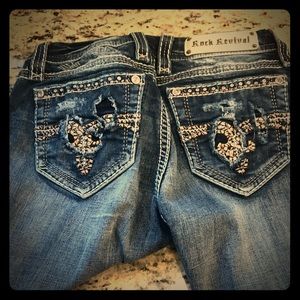 women’s size 28 Rock Revival skinny jeans.